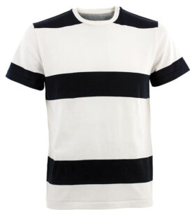 La Camiseta de Carreras: Esta camiseta de rayas fue utilizada por James Dean en una prueba de carreras en California el 29 de mayo de 1955, justo antes de comenzar el rodaje de ‘Gigante’. El actor compitió sólo con ella (más vaqueros y botas) a bordo de su Porsche 356 Speedster. Su reedición cuesta 60 euros. Sólo hay 250 unidades disponibles.