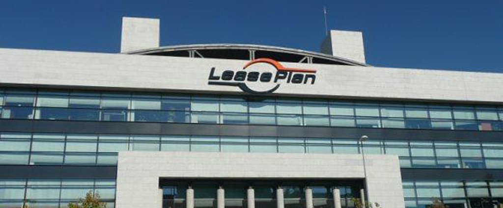 El logo tradicional de LeasePlan, en la sede de la empresa.