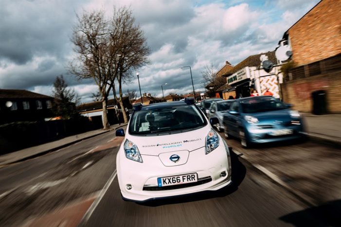 Nissan exhibe en Londres y sobre un Leaf su tecnología de conducción autónoma