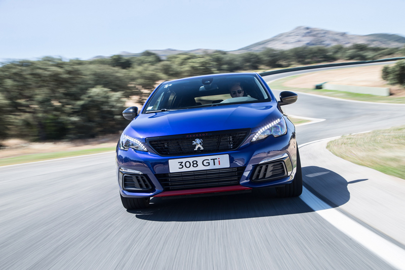 La tecnología protagoniza el nuevo Peugeot 308, en España desde 15.850 euros