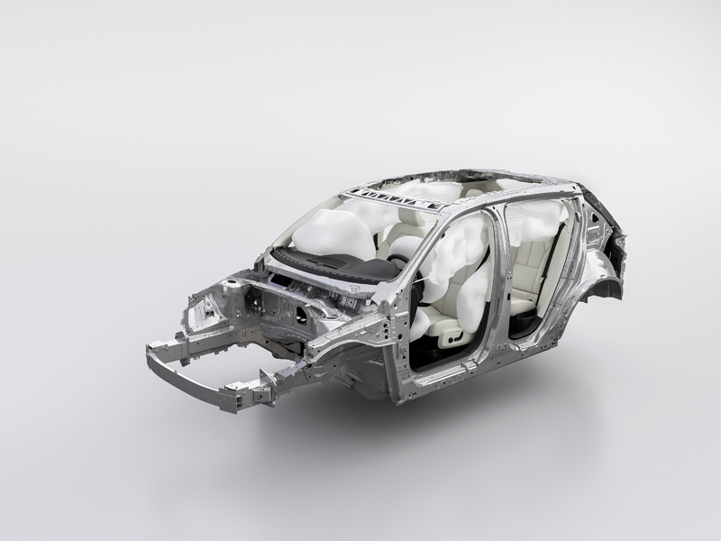213033_New_Volvo_XC40_Airbags-1
