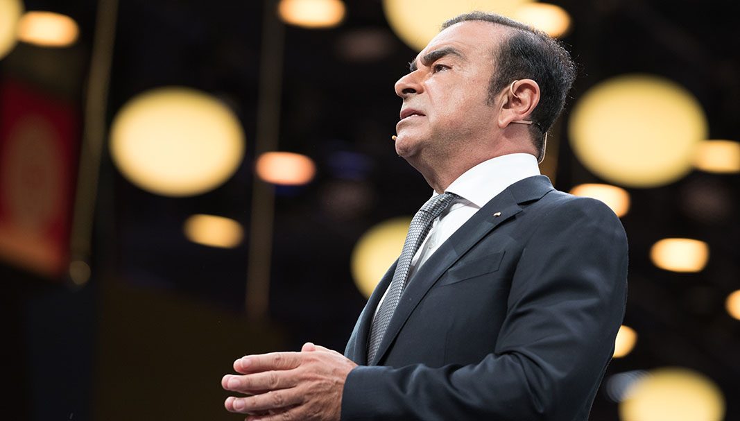 Carlos Ghosn dimite como presidente de Renault antes de ser destituido
