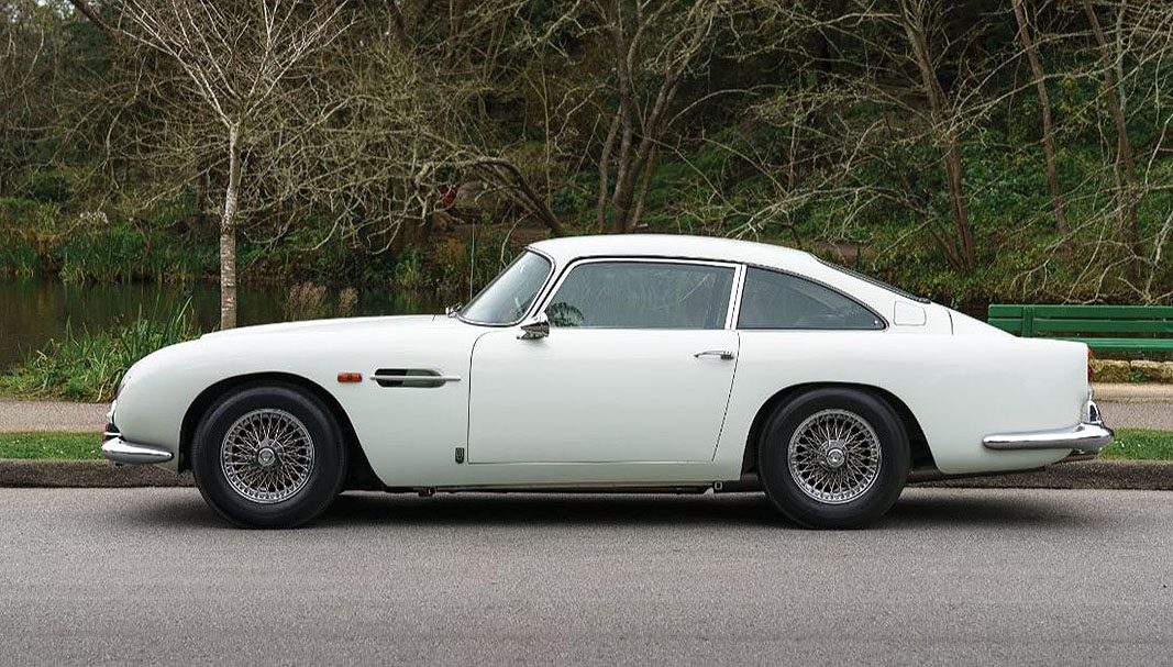 Aston Martin y RM Sotheby’s subastarán 30 piezas emblemáticas