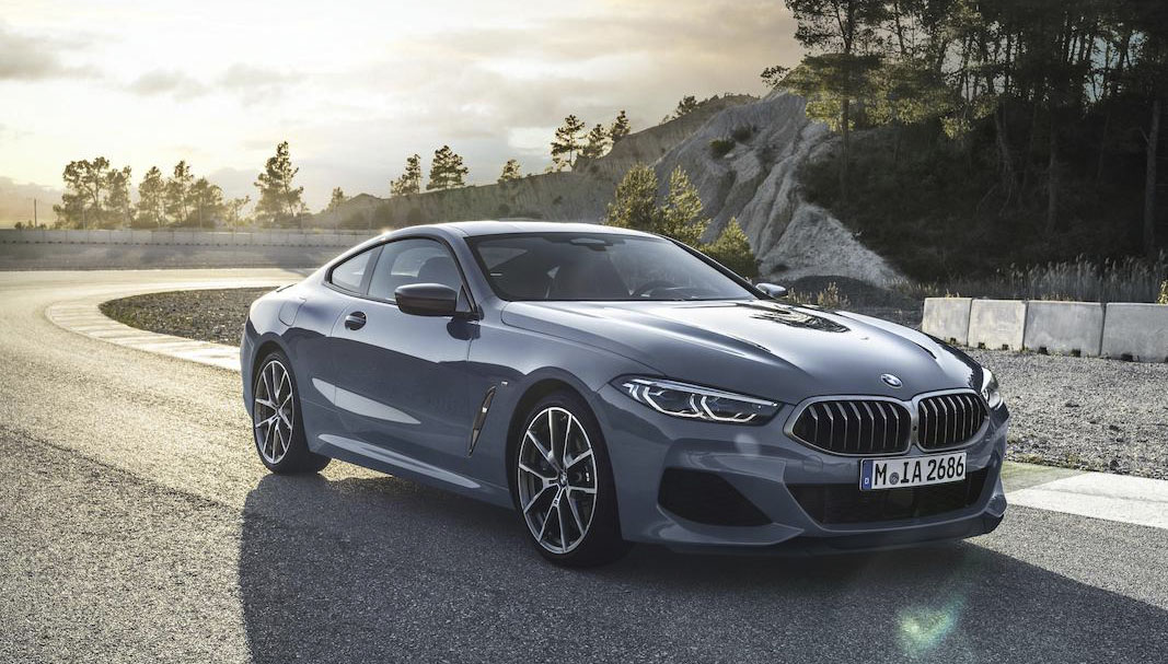 P90306628_highRes_the-all-new-bmw-8-se-1