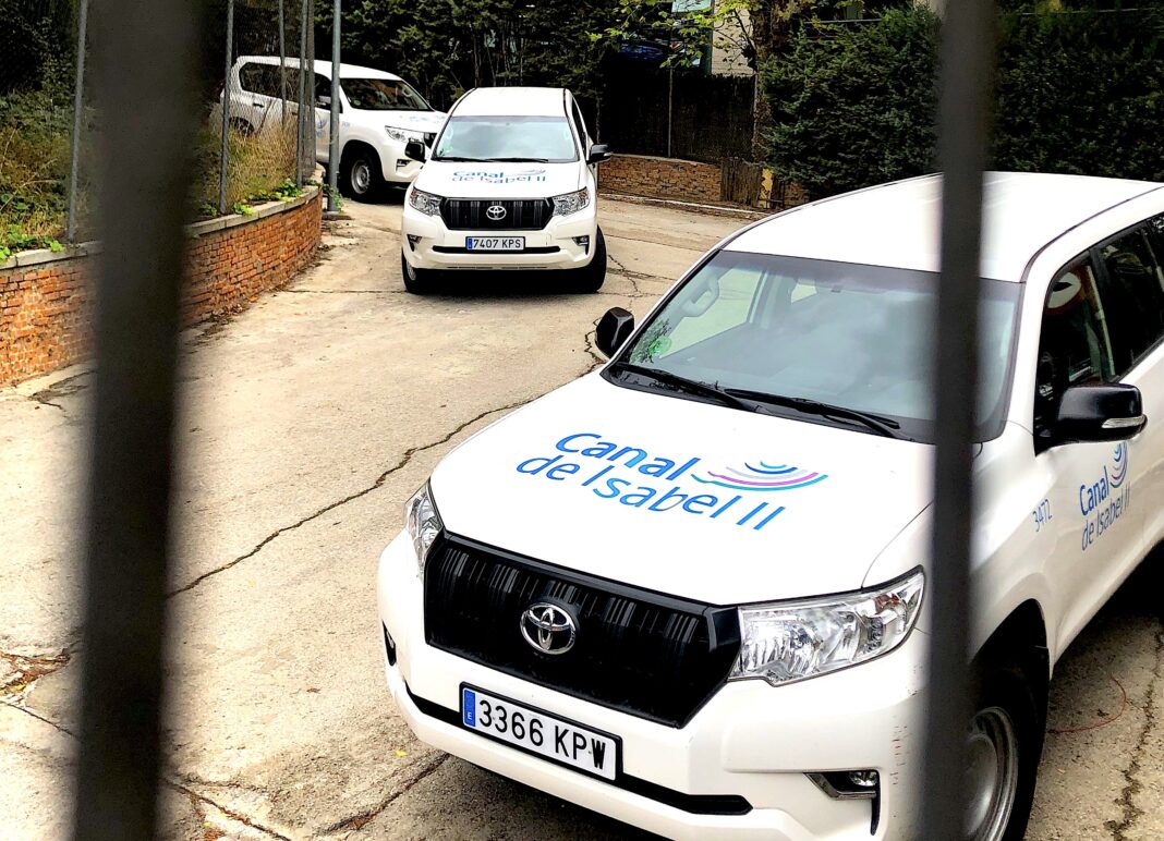 Toyota Land Cruiser Flota Canal Isabel II :: FLEET PEOPLE Varios Toyota Land Cruiser pertenecientes a la flota corporativa del Canal de Isabel II, en Madrid. ©FLEET PEOPLE