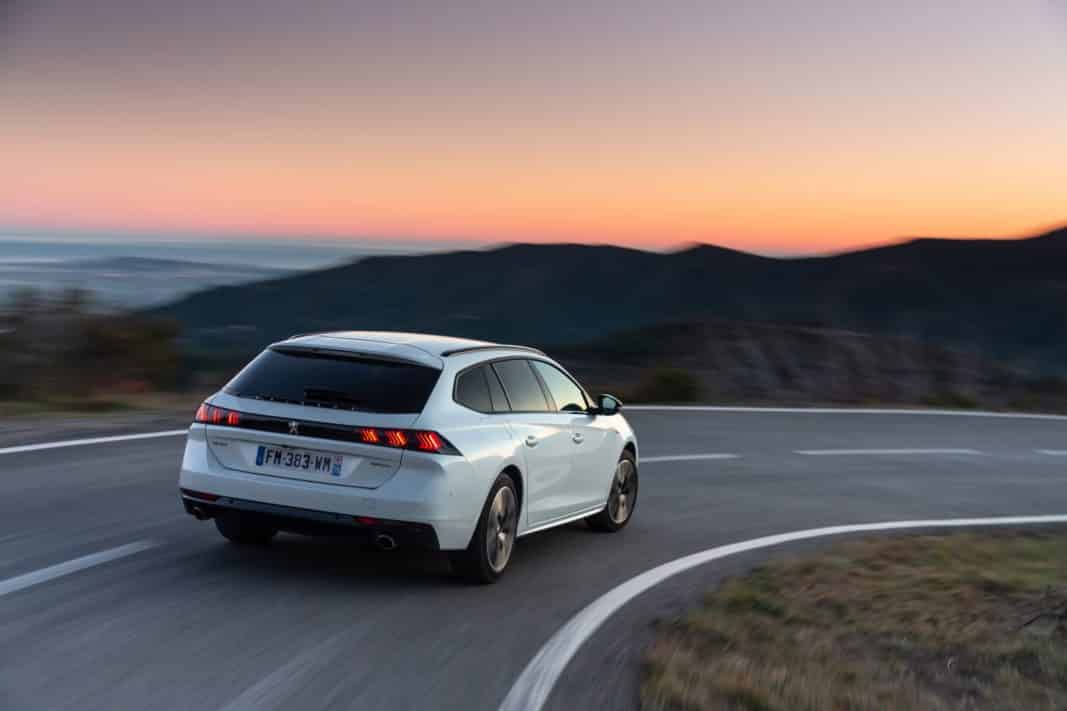 Peugeot 508 Station Wagon híbrido enchufable.