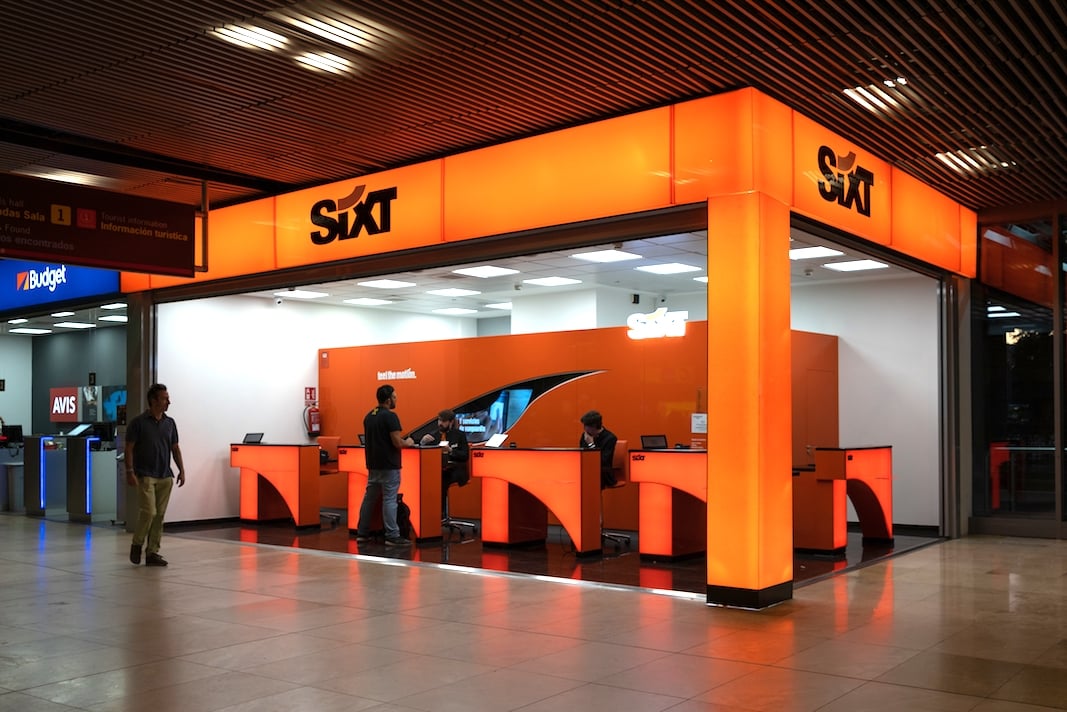 Un espacio comercial de Sixt, en Madrid. Fotografía de De Pio
