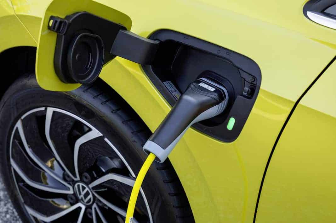 Bosch, Volkswagen y Shell crean una gasolina que reduce un 20% las emisiones