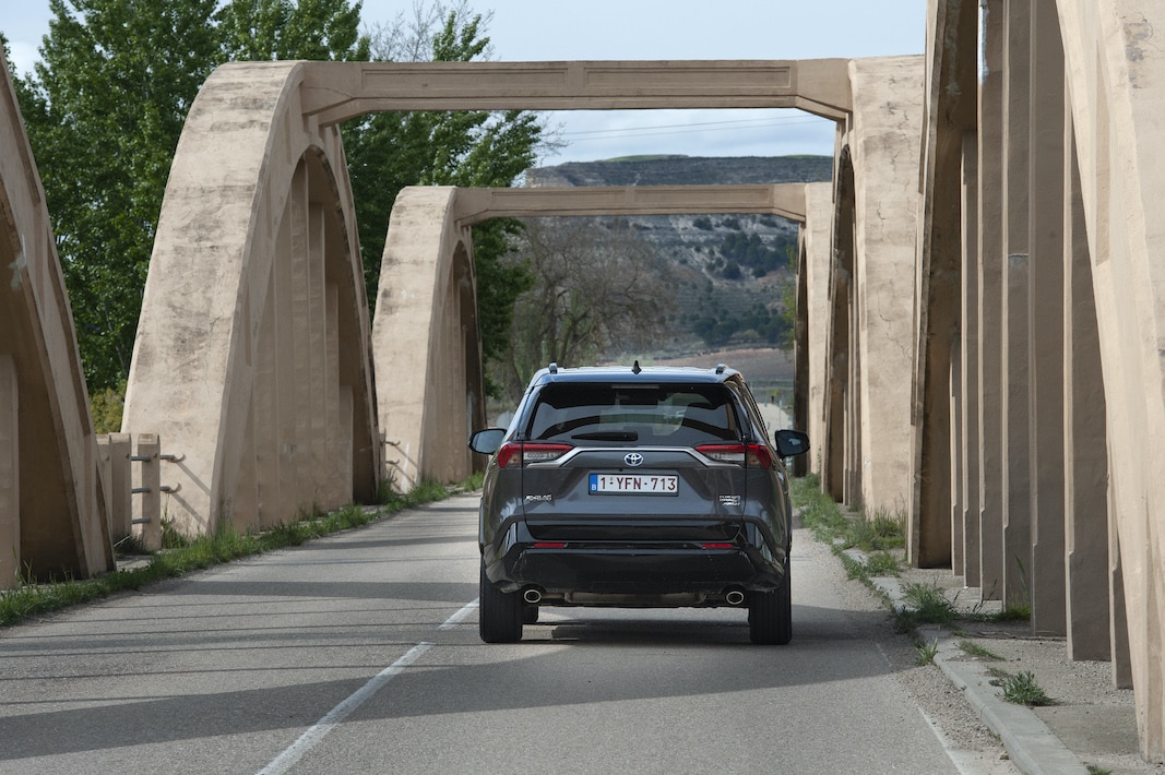 Un Toyota RAV4 híbrido enchufable.