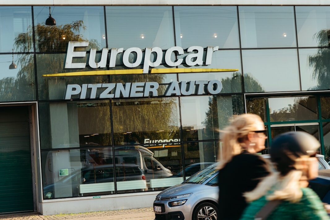 Europcar eleva sus previsiones anuales y nombra nueva financiera