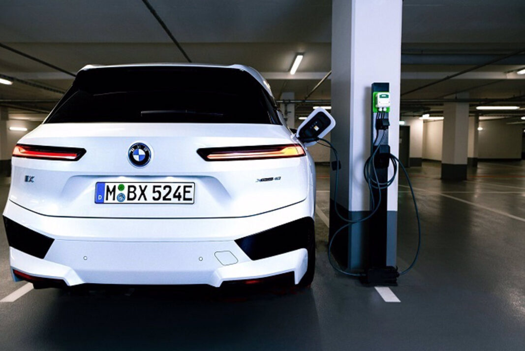 BMW incluirá tecnología de recarga pública sin tarjeta ni ‘app’ desde 2023