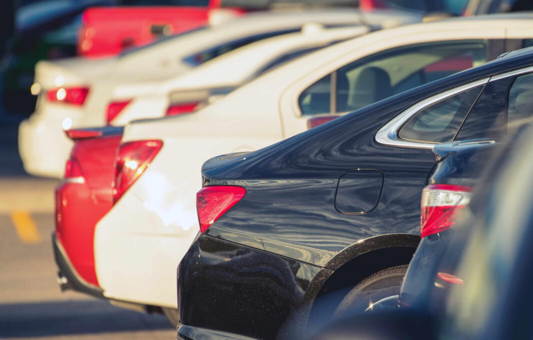 Los coches usados terminan el año con un precio medio de 18.000 euros, un 20% más