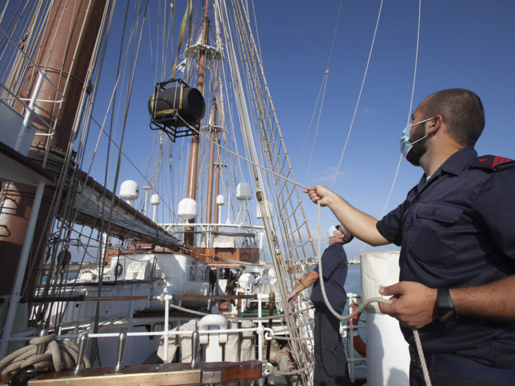 Navegando. El Viña AB ‘Estrella de los Mares’ es el resultado de un homenaje a la expedición Magallanes-ElCano de hace 500 años. Este amontillado se pondrá a la venta en breve. // FOTOGRAFÍA: GONZÁLEZ BYASS