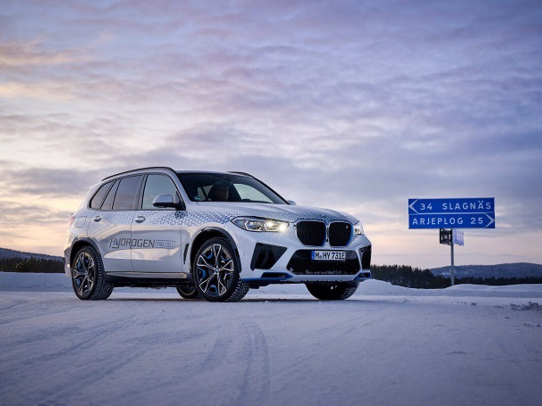 El nuevo BMW iX5 Hydrogen se somete a las últimas pruebas en Suecia