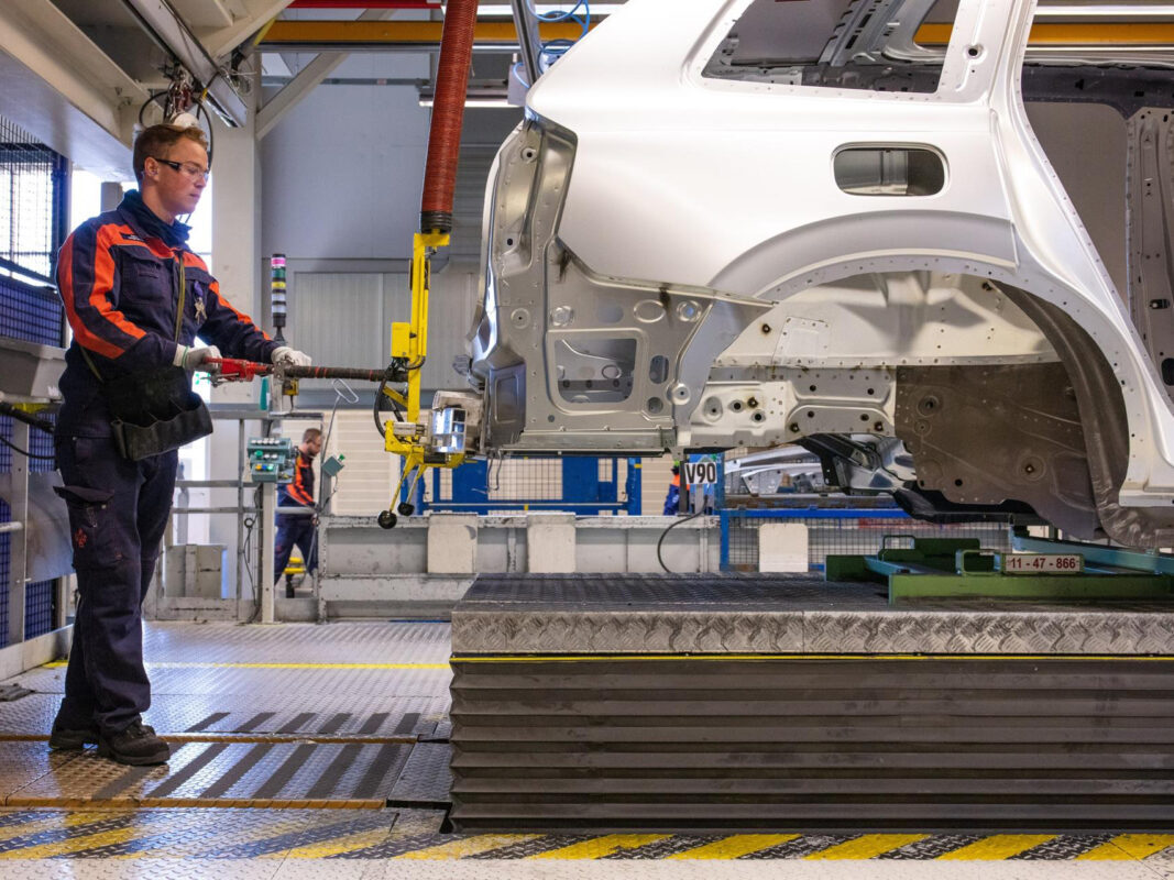La fabricación de vehículos en España cayó un 12,9% en febrero