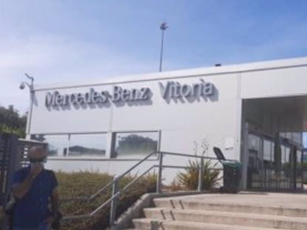 La factoría de Mercedes en Vitoria se mantiene inactiva por los paros