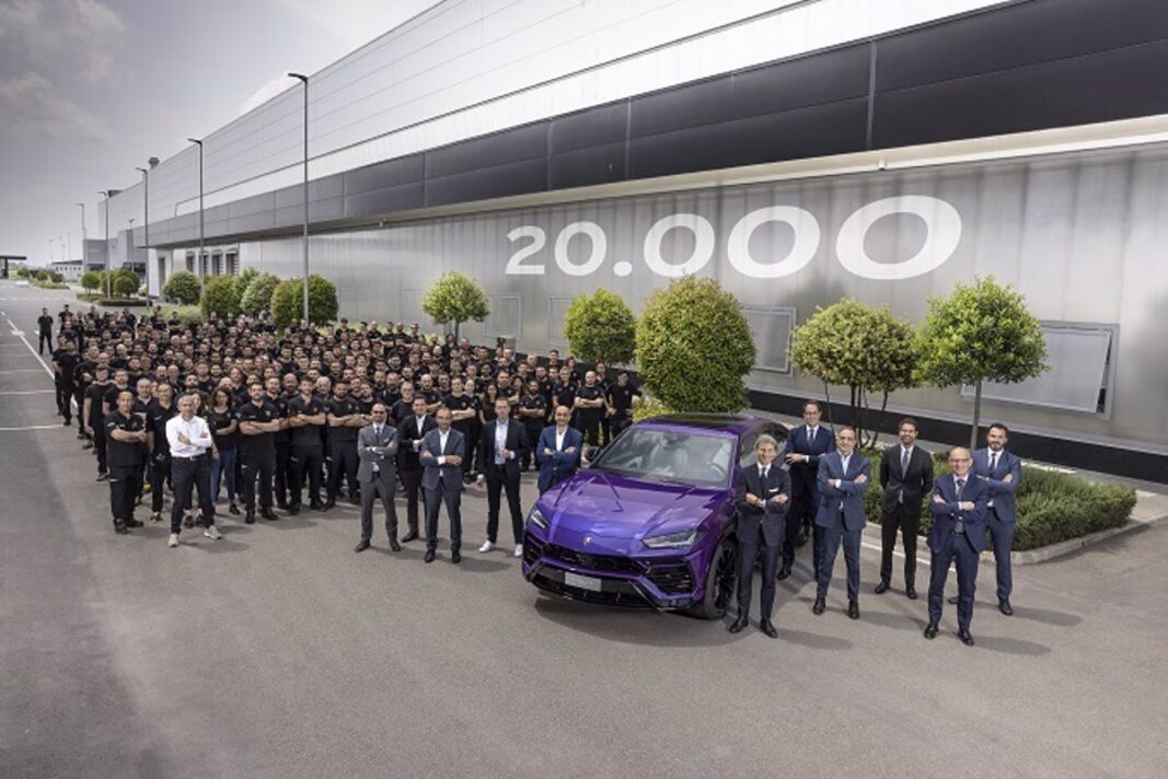 Lamborghini produce la unidad 20.000 del todocamino Urus