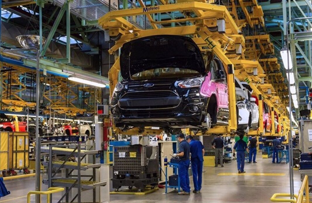 La planta valenciana de Ford aguarda para saber si fabricará coches eléctricos