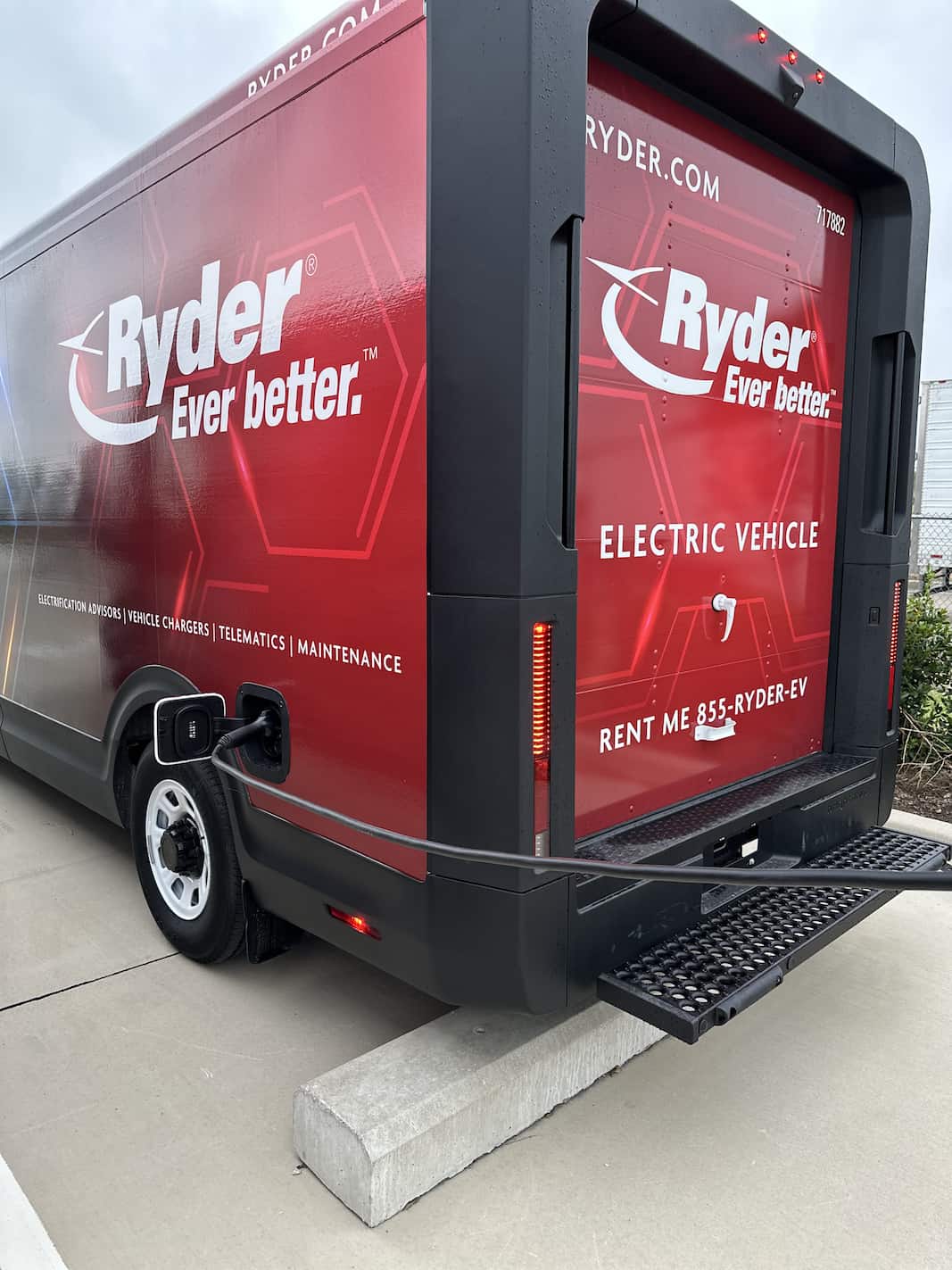 Ryder incorporará 200 furgonetas eléctricas Brightdrop a su flota este año