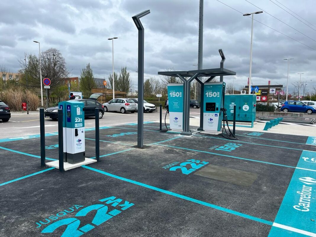 postes de recarga de carrefour, en Francia