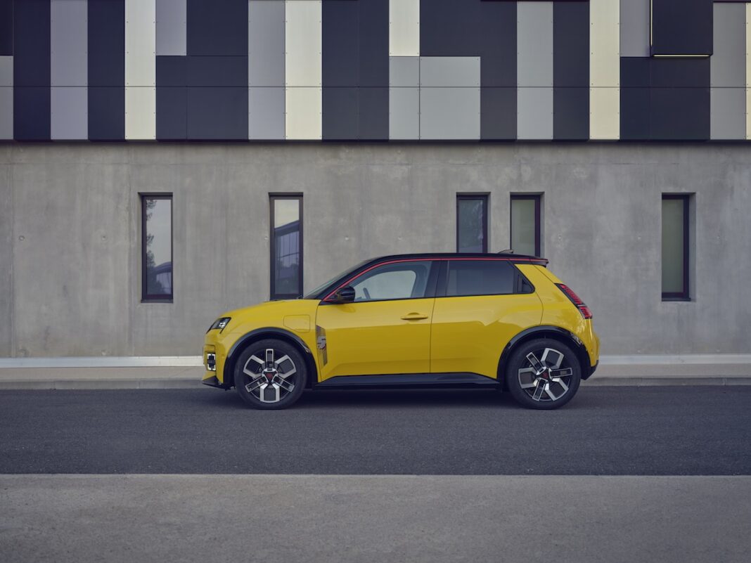RENAULT 5 E-TECH 8