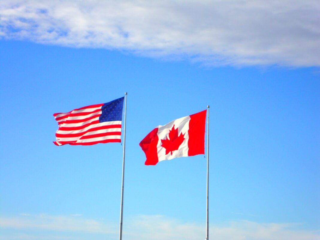 banderas de Estados Unidos y Canadá
