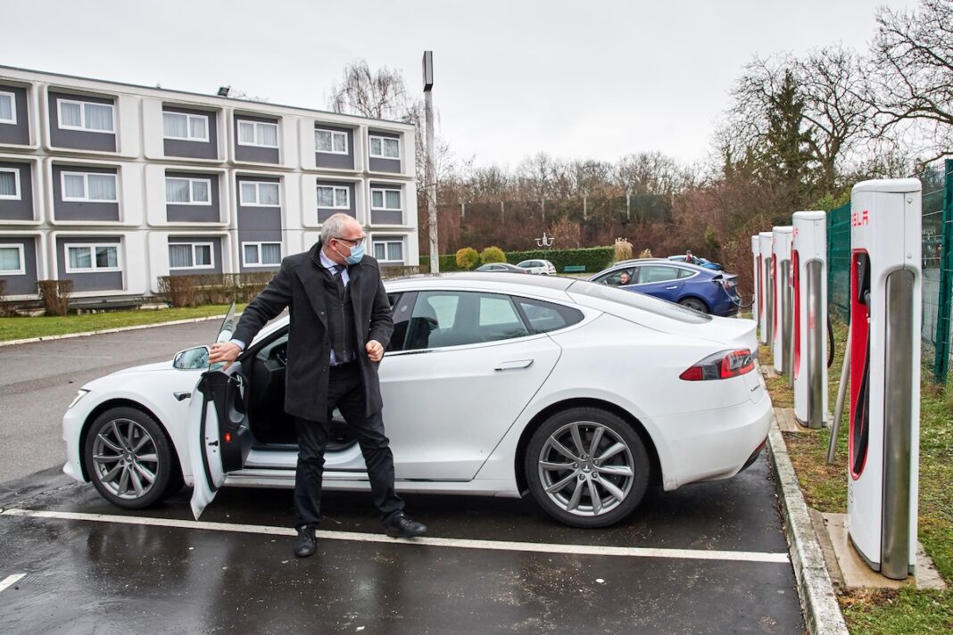 EP-110308A_STB_Electric_cars