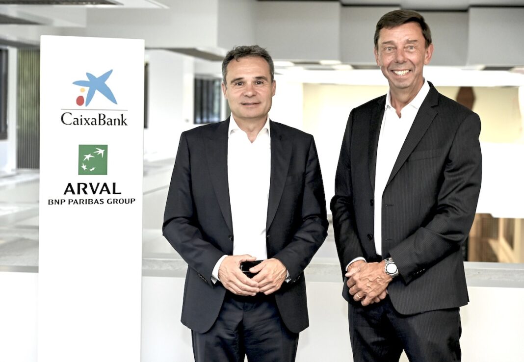 Jordi Nicolau, director de Payments & Consumer de CaixaBank, y Alain van Groenendael, CEO de Arval