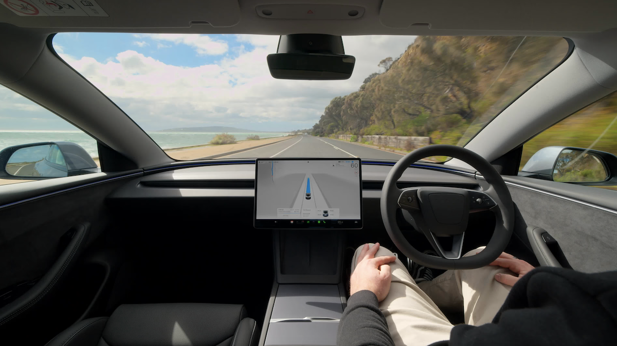 Tesla autonomous copia